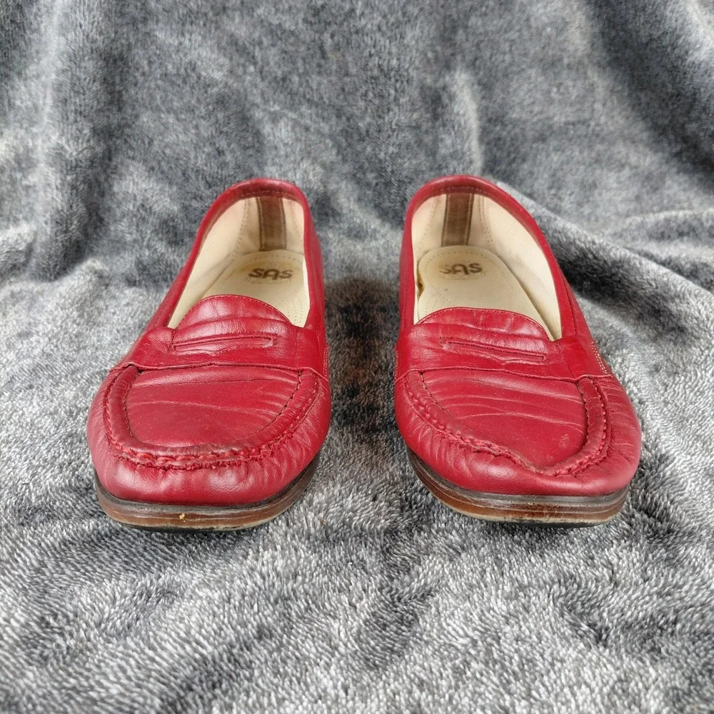 SAS women red